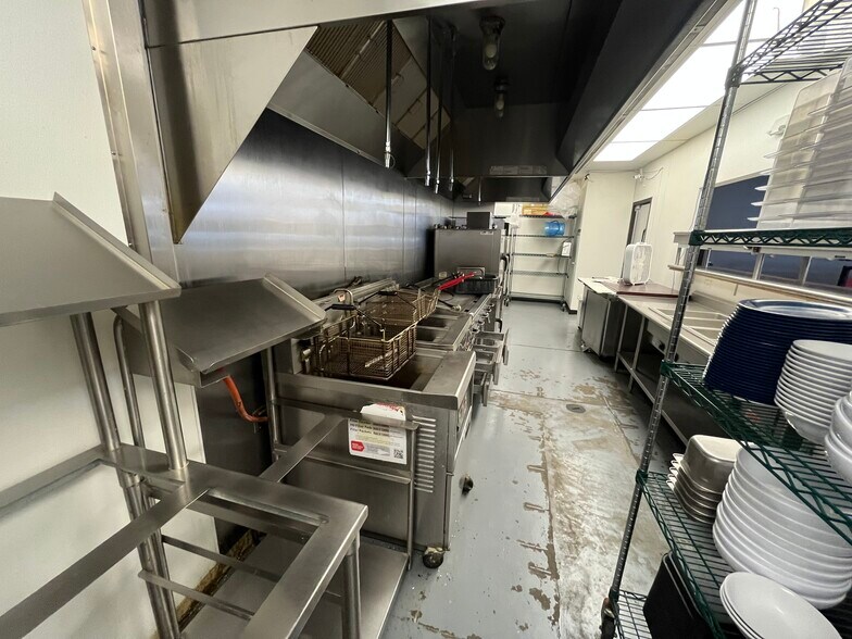 More Photos Of 210 Ed Schmidt Blvd, Hutto Storefront For Lease