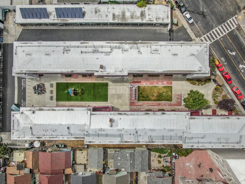 More Photos Of 2555-2567 Foothill Blvd, Oakland Apartments For Sale