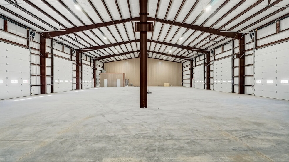 More Photos Of 16511 W Basin St, Odessa Industrial For Lease