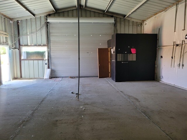 More Photos Of 217 Second St, Agua Dulce General Retail For Sale