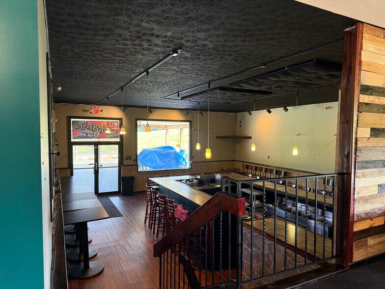 More Photos Of 12318 State Highway 18, Conneaut Lake Freestanding For Lease