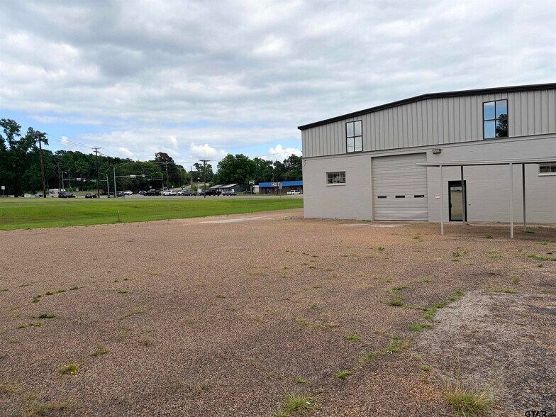 More Photos Of 2100 E Front St, Tyler Light Manufacturing For Lease