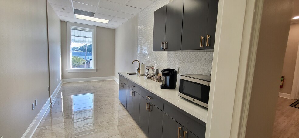 More Photos Of 1808 Front St, Slidell Office For Sale