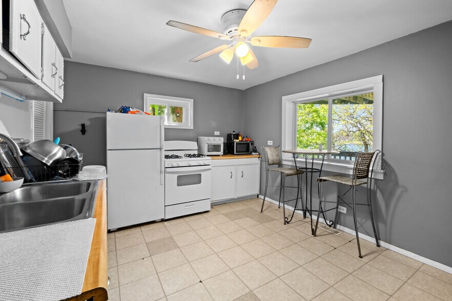 More Photos Of 26196-26198 W Spring Grove Rd, Antioch Apartments For Sale