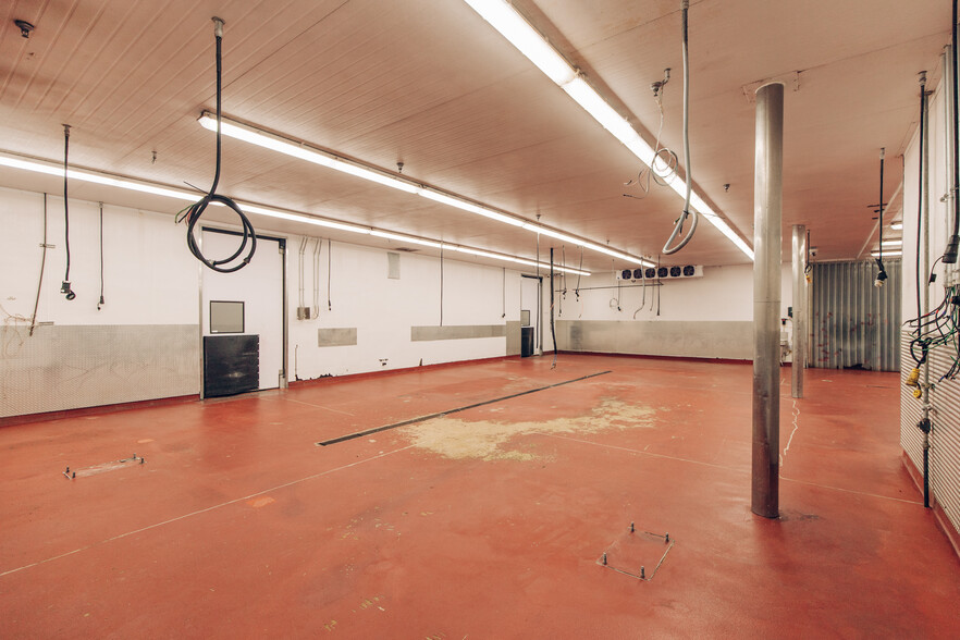 More Photos Of 2331 NW 23rd Ave, Portland Warehouse For Sale