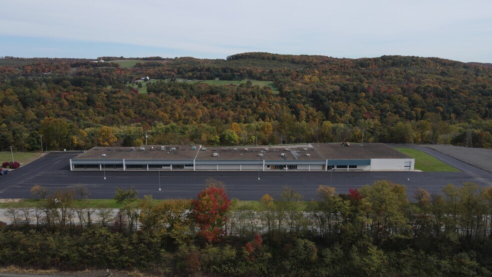 More Photos Of 6798-6816 Big Beaver Blvd, Beaver Falls Light Manufacturing For Lease