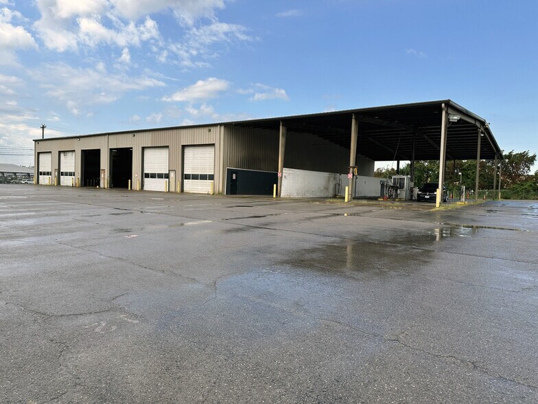 More Photos Of 631 Enon Springs Rd E, Smyrna Industrial For Lease