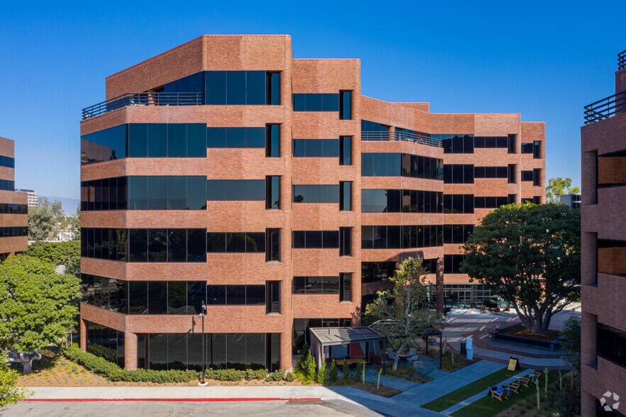 More Photos Of 3070 Bristol St, Costa Mesa Unknown For Lease