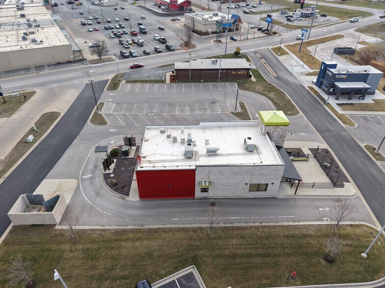 More Photos Of 335 E Russell Ave, Warrensburg Fast Food For Sale