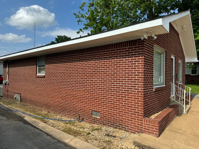 More Photos Of 103 Garland St, Greenfield Office Residential For Sale