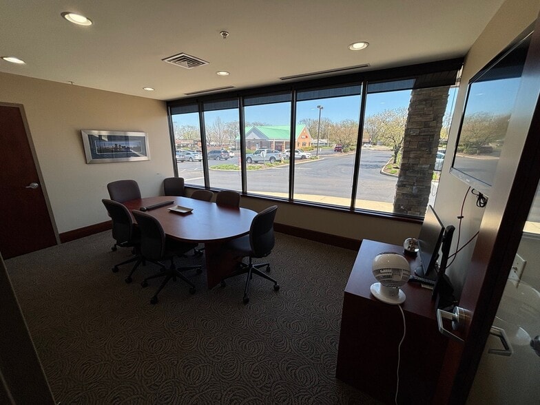 More Photos Of 4401-4491 Far Hills Ave, Dayton Unknown For Lease