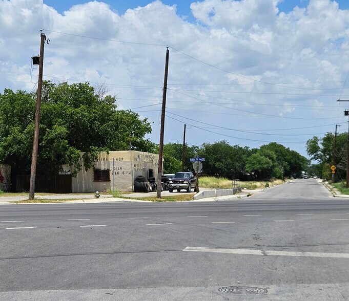 More Photos Of 1119 Historic Old Hwy 90, San Antonio Warehouse For Sale