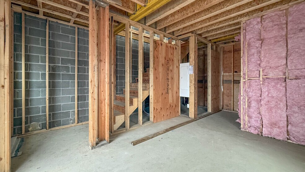 More Photos Of 704 Cliff St, Enderby Office For Lease