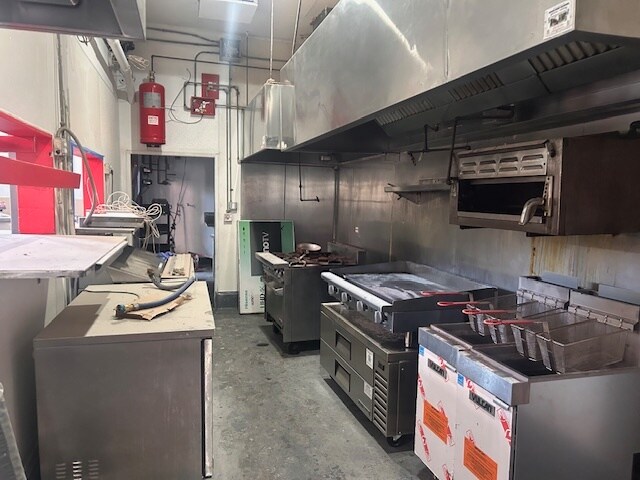 More Photos Of 16641 Bellflower Blvd, Bellflower Restaurant For Sale