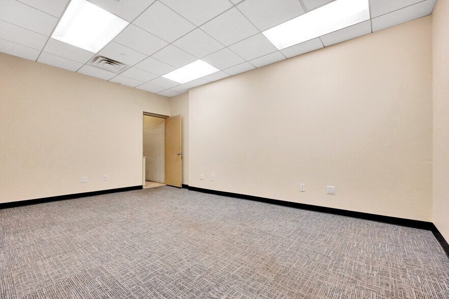 More Photos Of 169 Liberty Ave, Mineola Office For Lease