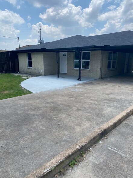 More Photos Of 8817 Emmott Rd, Houston Office For Lease