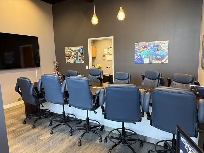 More Photos Of 4650 26th Ave, Fargo Storefront Retail Office For Lease