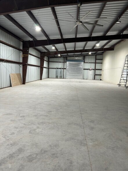 More Photos Of 8503 Lava Hill Rd, Austin Warehouse For Lease