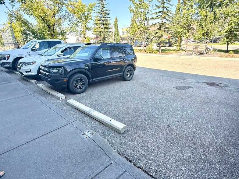 More Photos Of 4351 104th Ave SE, Calgary Warehouse For Sale