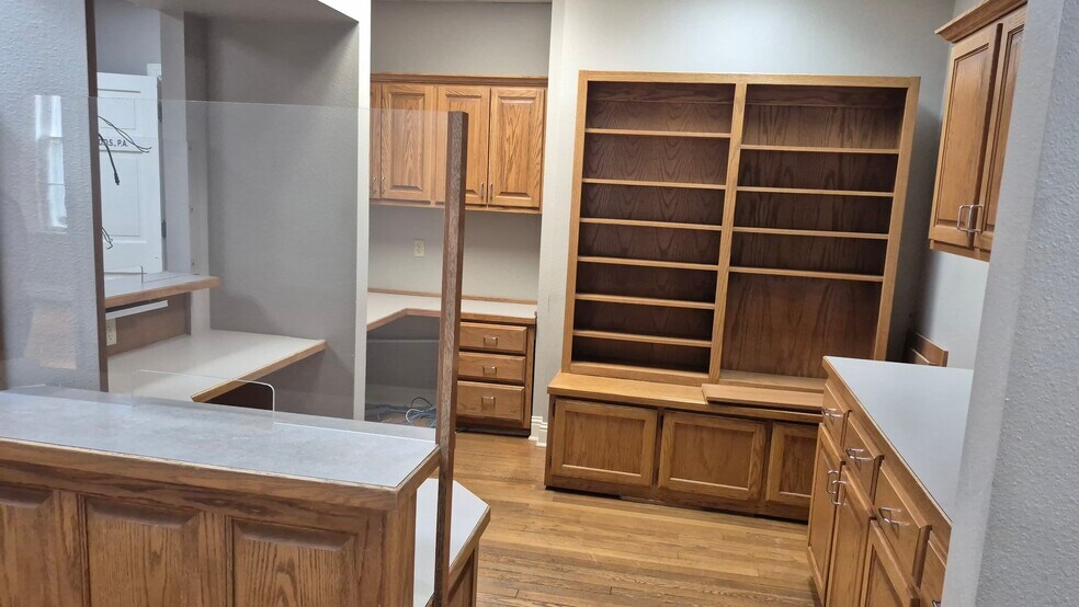 More Photos Of 1656 Malvern Ave, Hot Springs Office For Lease