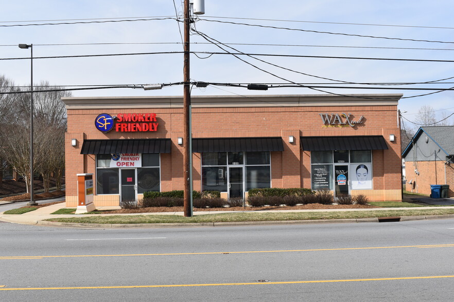 More Photos Of 2923 N Center St, Hickory General Retail For Lease