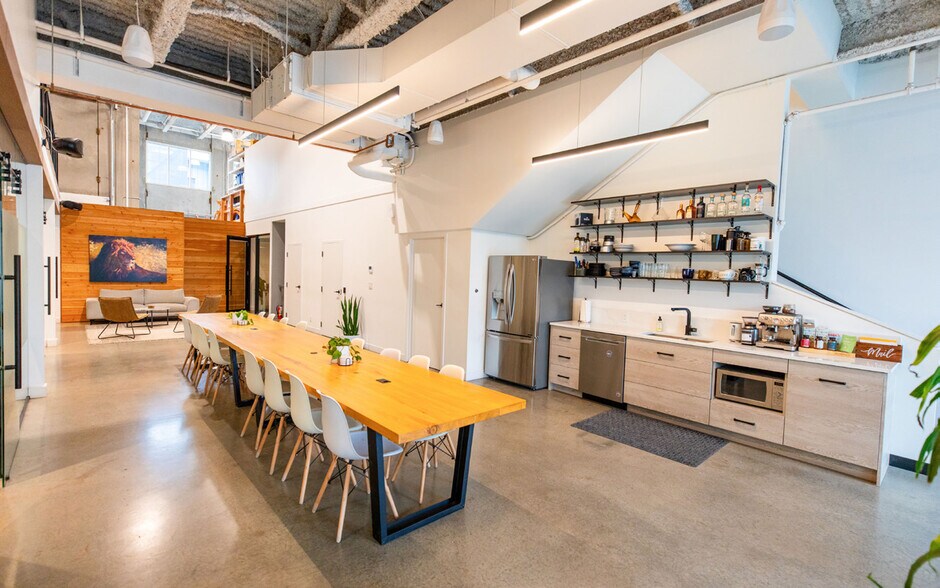 More Photos Of 1900-1990 Pandora St, Vancouver Office For Sale