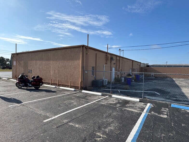 More Photos Of 708 US 27 S, Lake Placid Warehouse For Sale