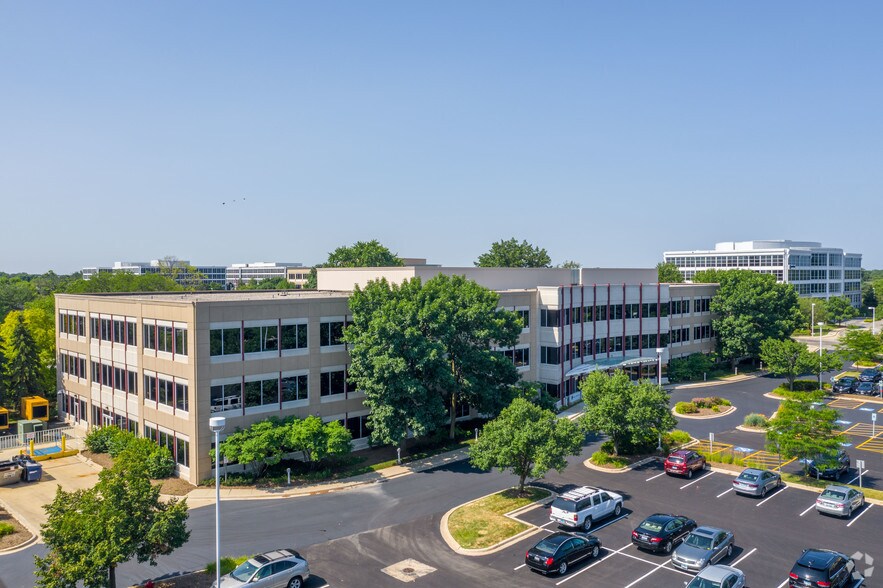 More Photos Of 10 Parkway Blvd N, Deerfield Office For Lease