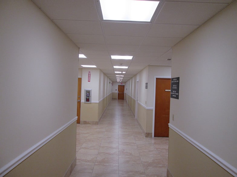 More Photos Of 7800 66th St N, Pinellas Park Medical For Lease