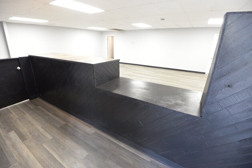 More Photos Of 4652B Jonesboro Rd, Forest Park Specialty For Sale