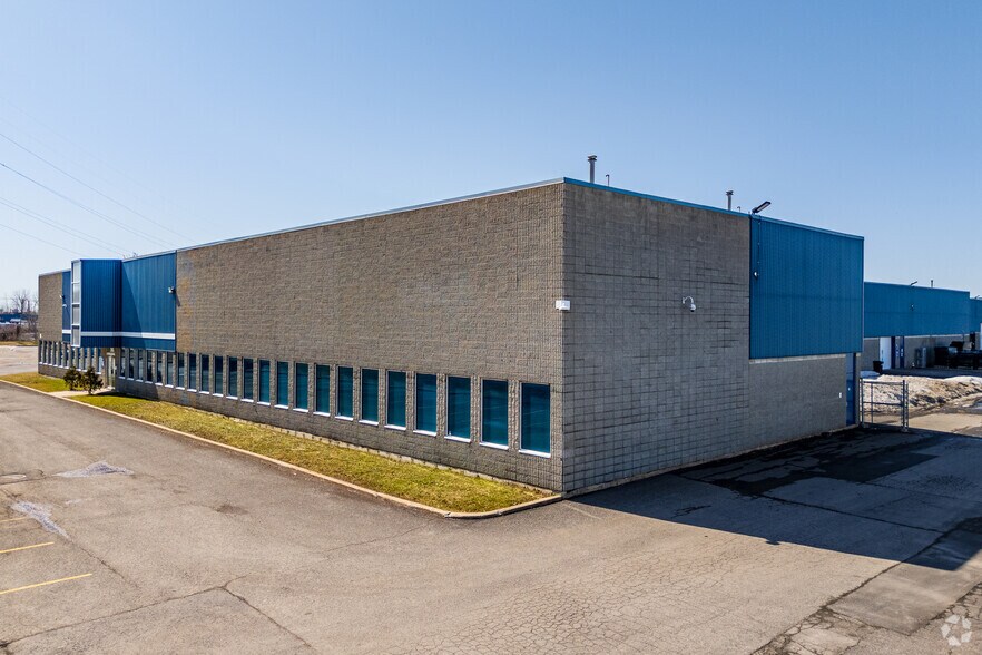 Primary Photo Of 265 Ch Du Tremblay, Boucherville Distribution For Lease