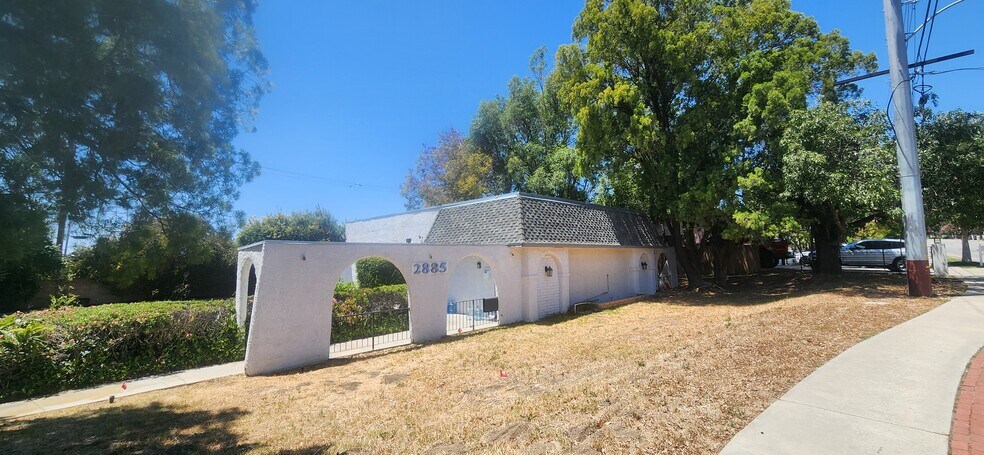 Primary Photo Of 2885 Tapo St, Simi Valley Medical For Sale