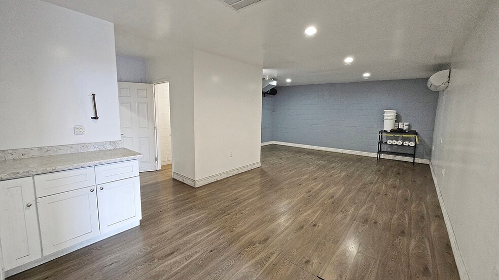 More Photos Of 21135 Mission Blvd, Hayward Auto Repair For Sale