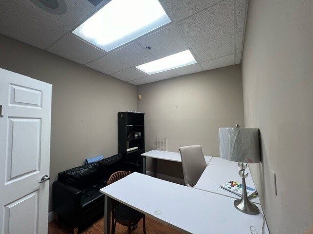 More Photos Of 2100 SE Ocean Blvd, Stuart Medical For Lease