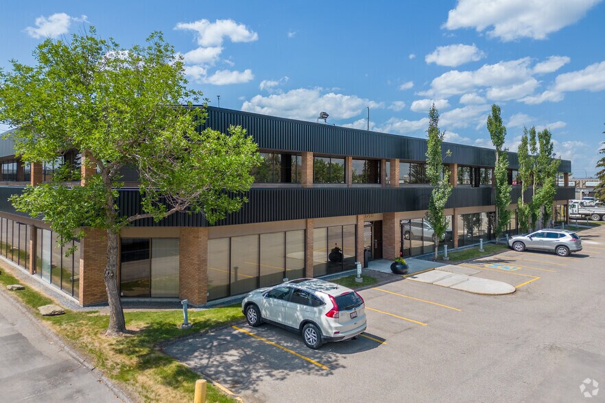 More Photos Of 3016 19th St NE, Calgary Office For Lease
