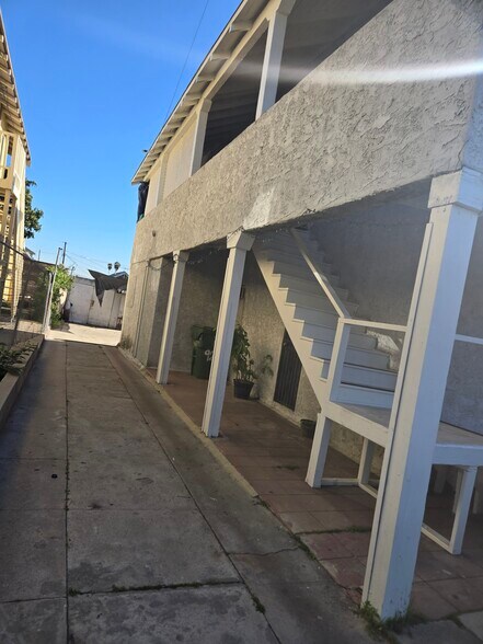 More Photos Of 926 Euclid Ave, Los Angeles Multifamily For Sale