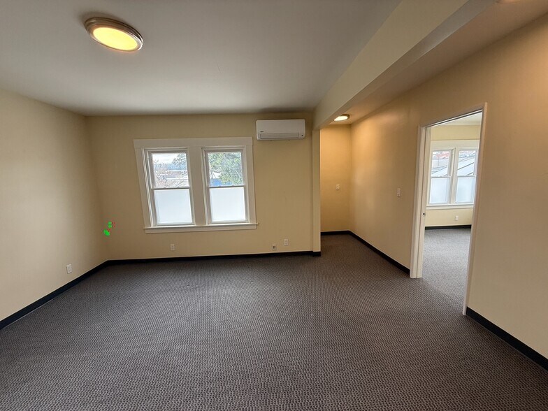 More Photos Of 251 Park Rd, Burlingame Loft Creative Space For Lease