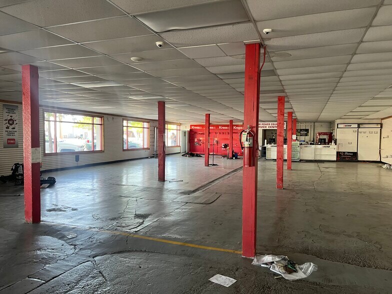 More Photos Of , Kennewick General Retail For Sale