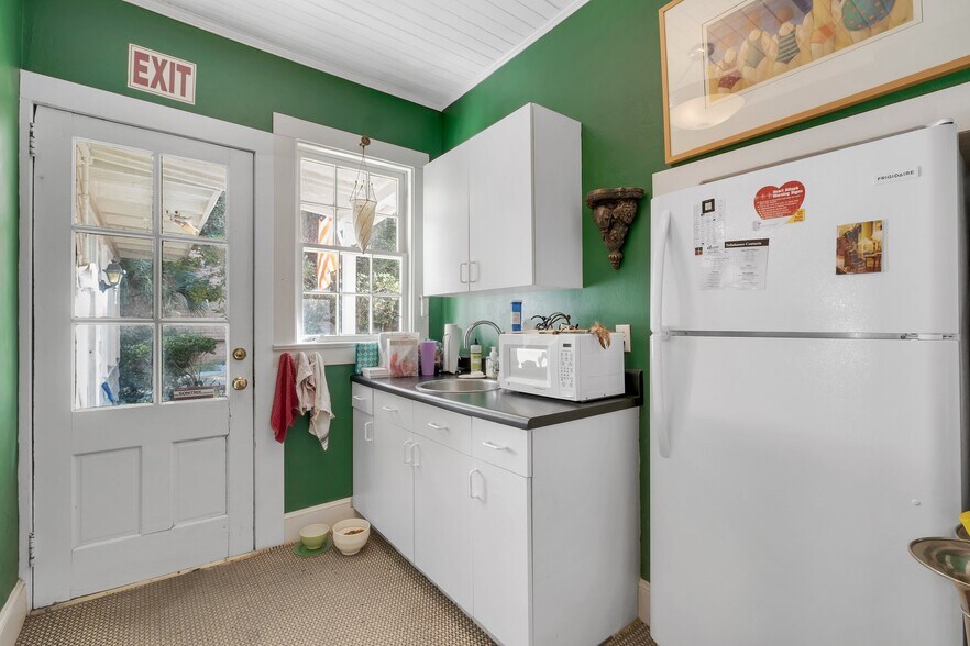 More Photos Of 231 E 5th Ave, Tallahassee Office For Sale