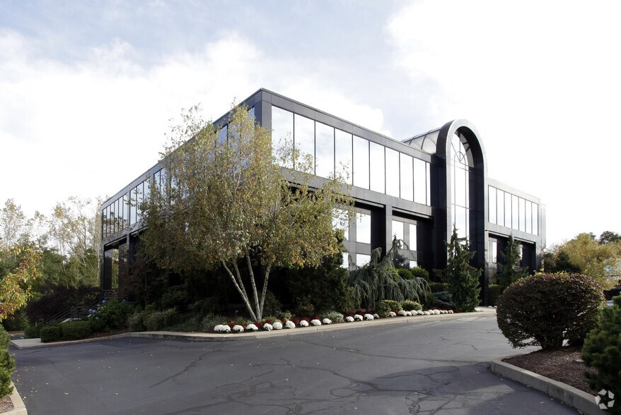 More Photos Of 1140 Reservoir Ave, Cranston Office For Lease