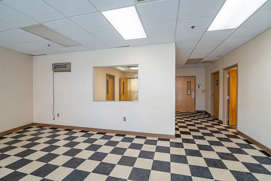 More Photos Of 300 Midtown Dr, Beaufort Medical For Lease