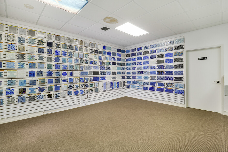 More Photos Of 3300 S Congress Ave, Boynton Beach Showroom For Sale