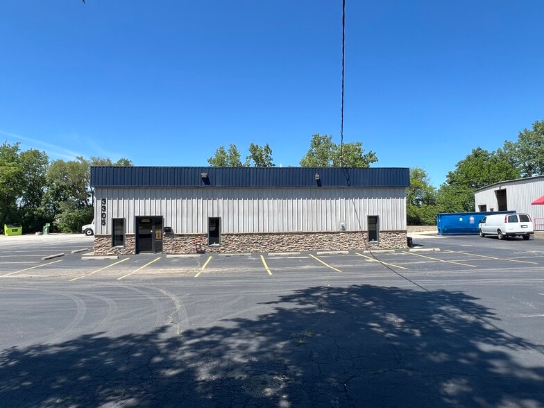 Primary Photo Of 3305 E Washington Blvd, Fort Wayne Warehouse For Lease