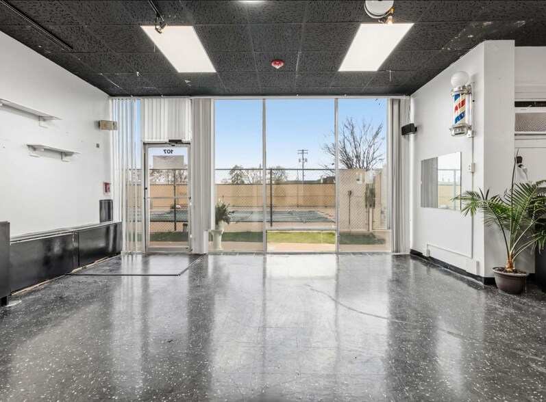 More Photos Of 2121 Nicholasville Rd, Lexington Apartments For Sale