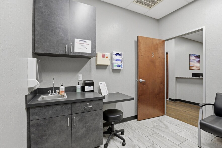 More Photos Of 2804 SW 134th St, Oklahoma City Medical For Sale