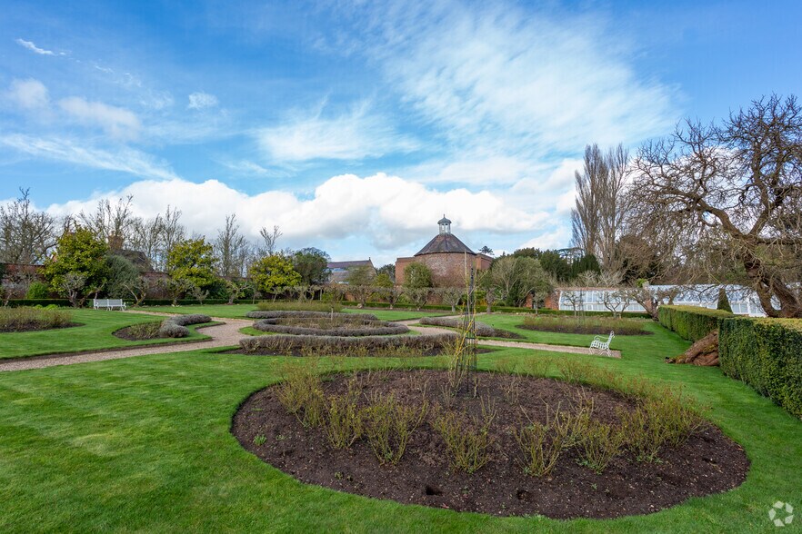 More Photos Of Walford, Walford Office For Sale