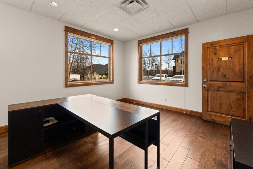 More Photos Of 1940 W Dickerson St, Bozeman Office For Sale