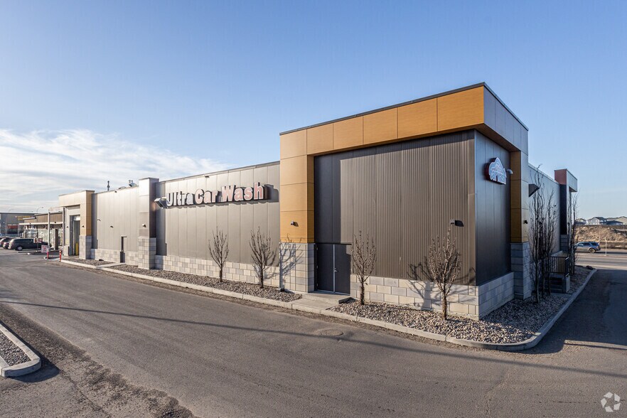 More Photos Of 4381 167 Av NW, Edmonton Storefront For Sale