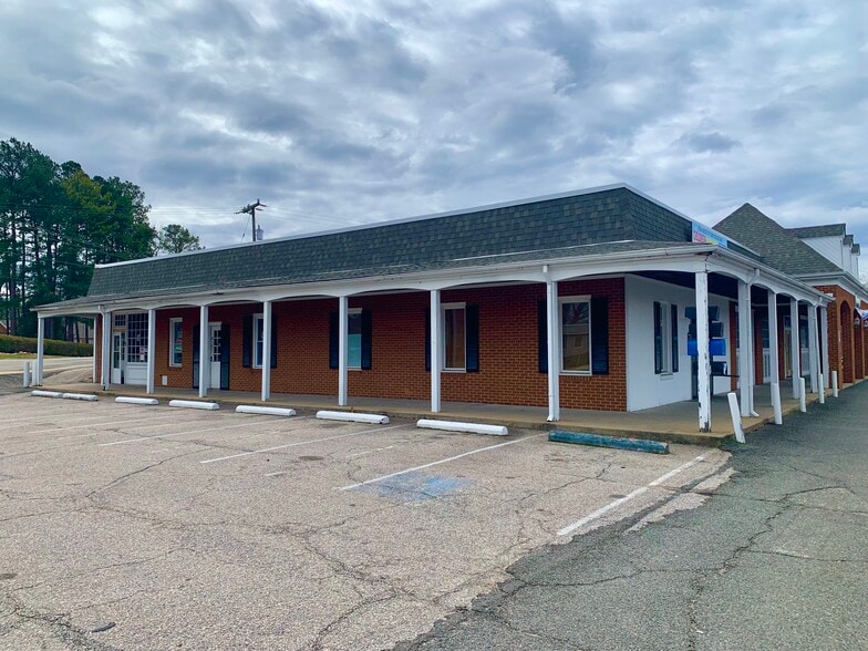 More Photos Of 4301 W Hundred Rd, Chester Unknown For Lease