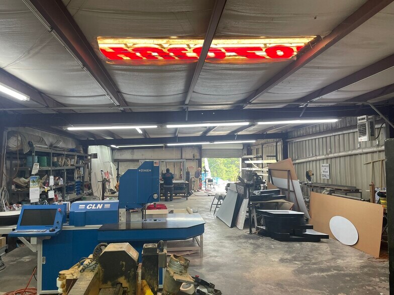 More Photos Of 295 Racetrack Rd, McDonough Flex For Sale